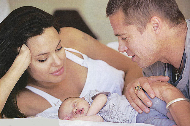 Анджелина Джоли впервые рассказала о сложностях, с которыми столкнулась во время родов в Намибии