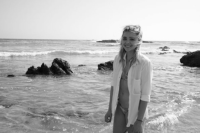 Горячо: Бруклин Бекхэм опубликовал фото Хлои Морец топлес