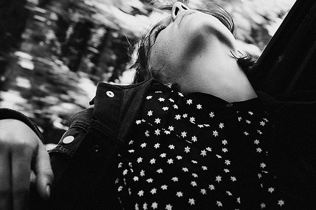 18-летняя дочь Умы Турман представила свою первую рекламную кампанию