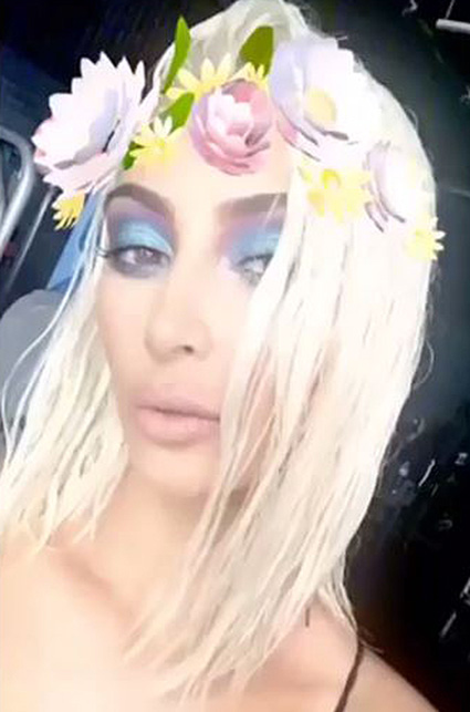 Очередные перемены: Ким Кардашьян обрезала волосы и перекрасилась в блондинку