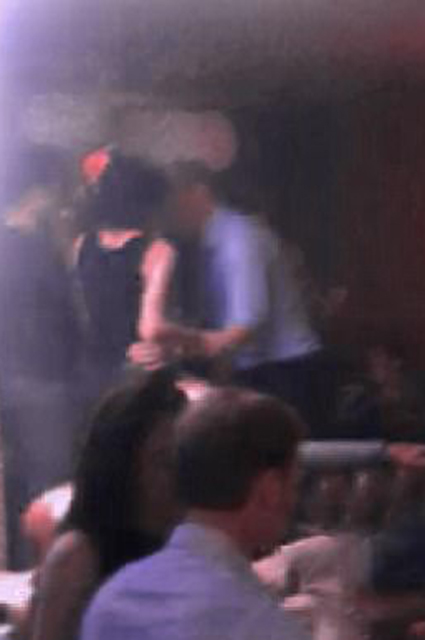 Реакция Кейт Миддлтон на провокационные кадры принца Уильяма с другой женщиной взволновала общественность