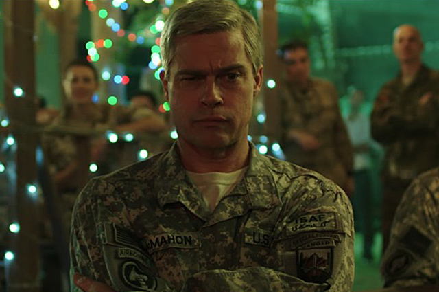 Седой и брутальный генерал: Брэд Питт в новом трейлере фильма "Машина войны"