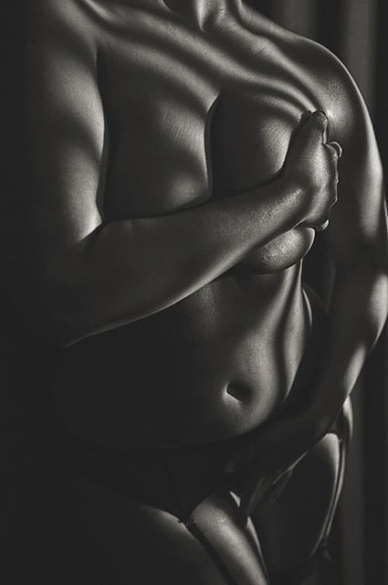 Смело и сверхоткровенно: Эшли Грэм полностью разделась в фотосесии для V Magazine