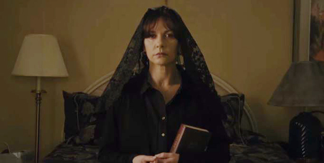 Невероятное перевоплощение: в сети появились первые фото Кэтрин Зета-Джонс в образе накробаронессы