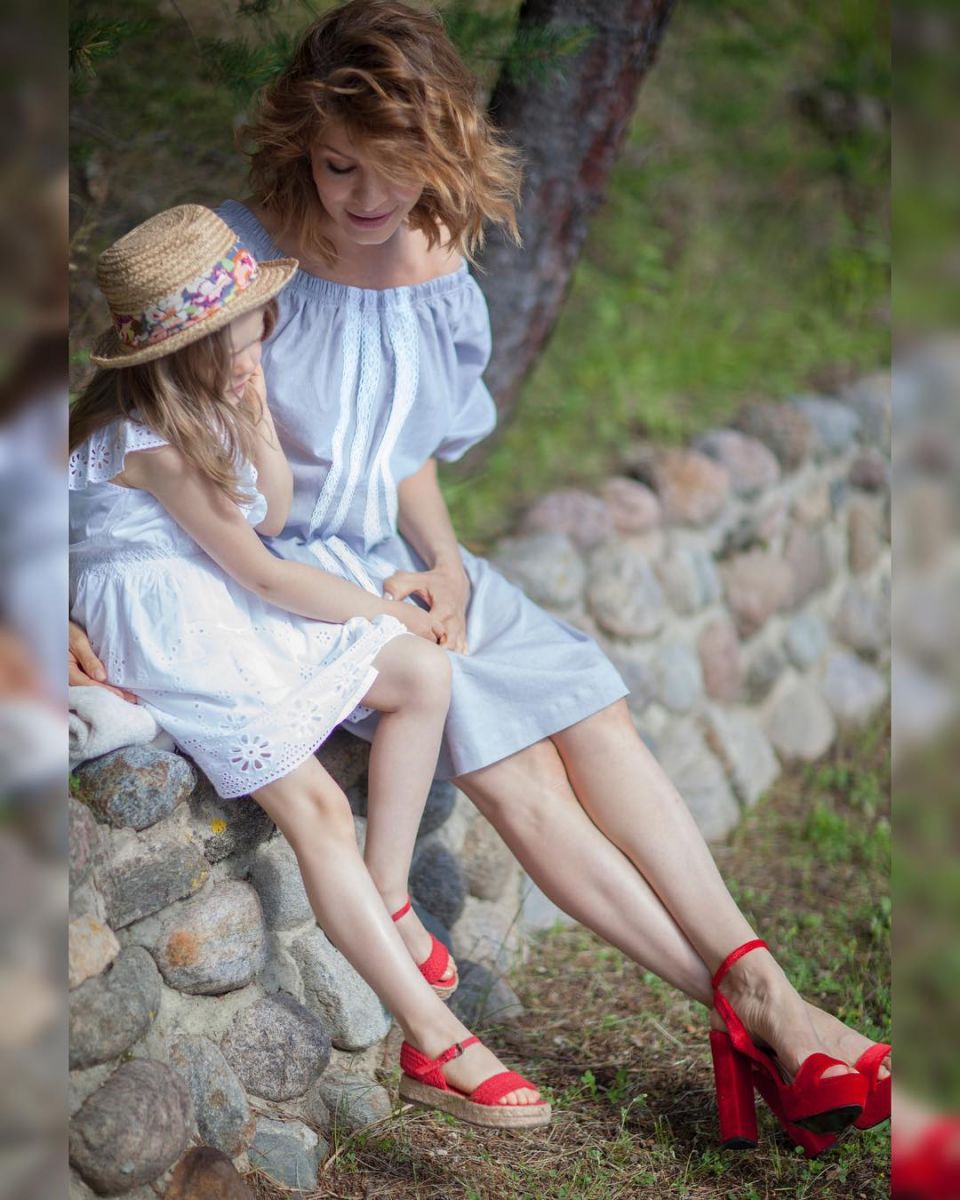 Звезда сериала "Кухня" Елена Подкаминская родила второго ребенка