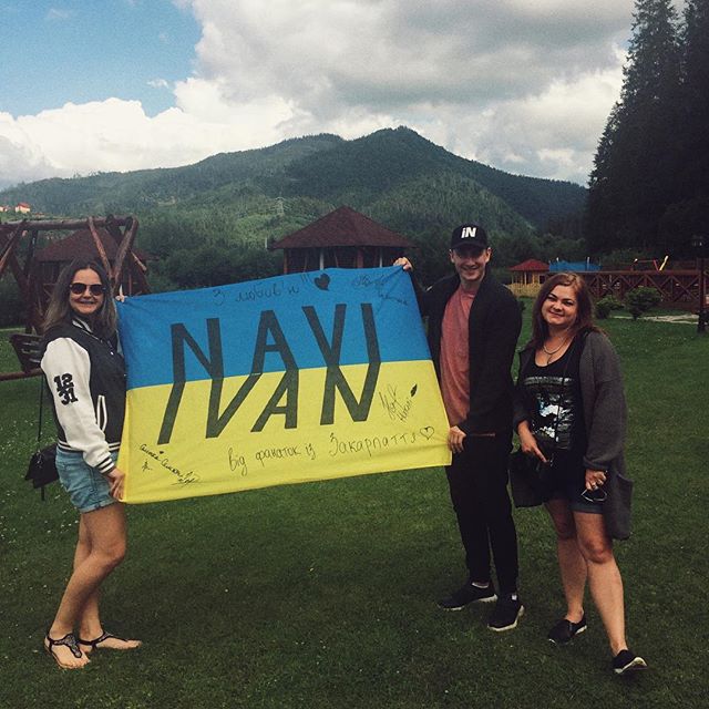 Ivan NAVI на отдыхе в горах оказался под прицелом фанатов