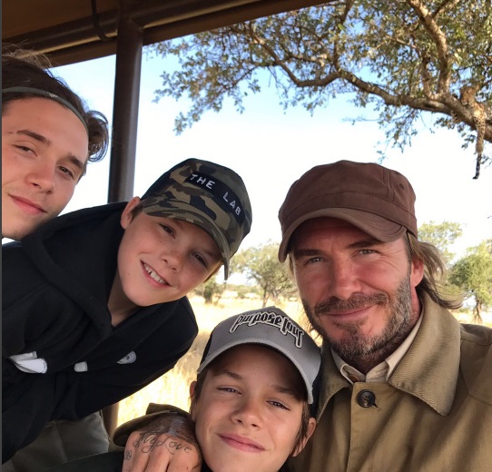 Особенное время: Дэвид Бекхэм опубликовал серию счастливых фото с детьми во время путешествия по Африке
