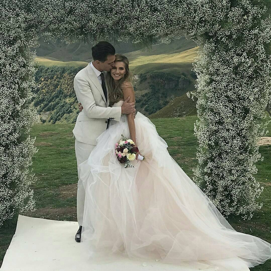 Будет весело: на свадьбе Александра Скичко и Елизаветы Юрушевой выступят самые популярные певцы Украины