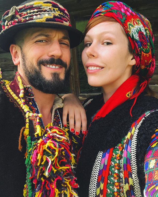 Ukrainian style: влюбленные Соня Плакидюк и Ричард Горн примеряли гуцульские наряды