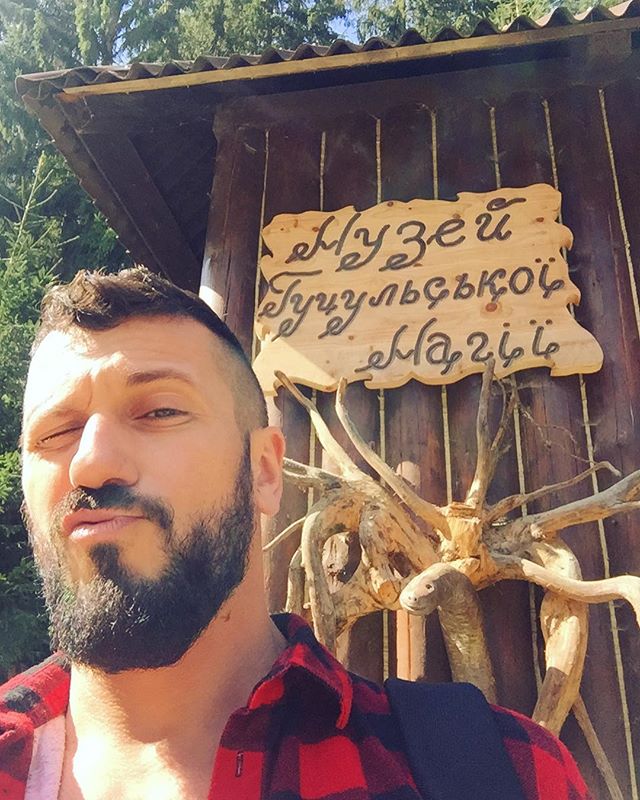 Ukrainian style: влюбленные Соня Плакидюк и Ричард Горн примеряли гуцульские наряды