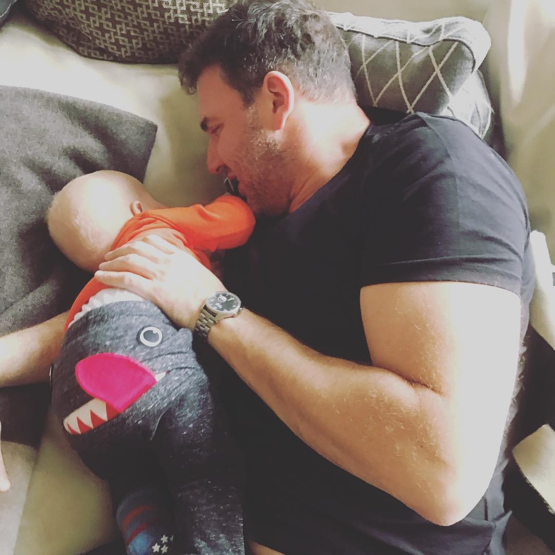 Как повеселить ребенка: Ксения Собчак поделилась забавным видео с супругом и сыном