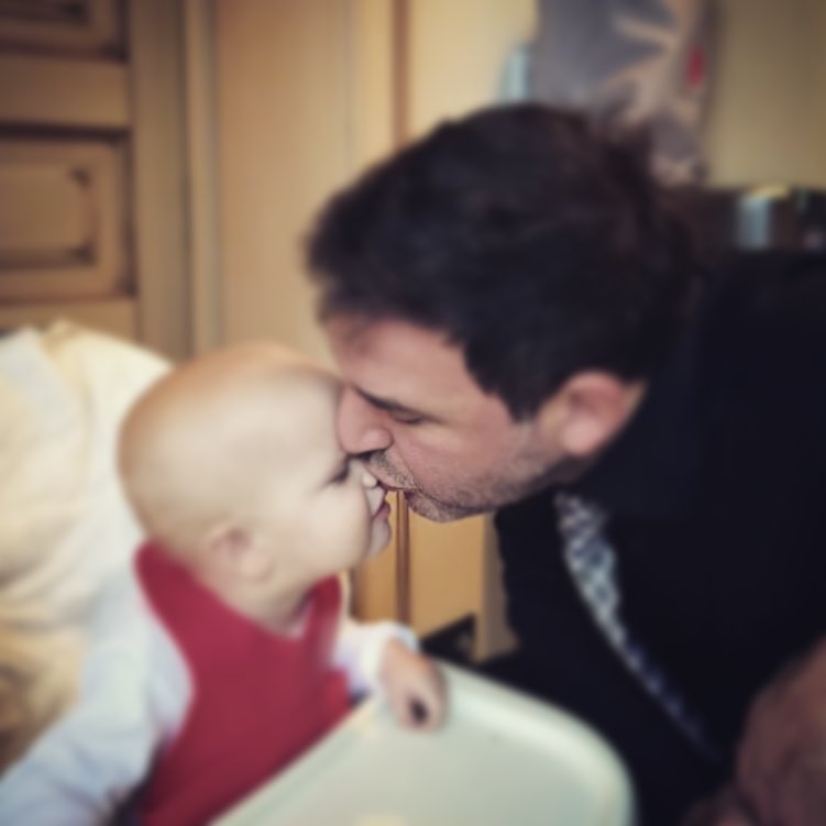 Как повеселить ребенка: Ксения Собчак поделилась забавным видео с супругом и сыном