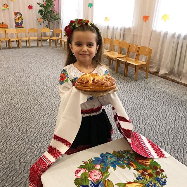 Маленькая украиночка: Лилия Ребрик поделилась умилительным фото дочери