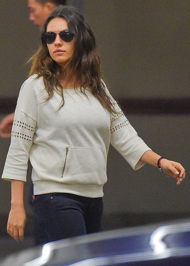 Мила Кунис вернулась в форму после родов