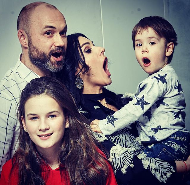 Наш первый утренник: Маша Ефросинина расплакалась на празднике сына