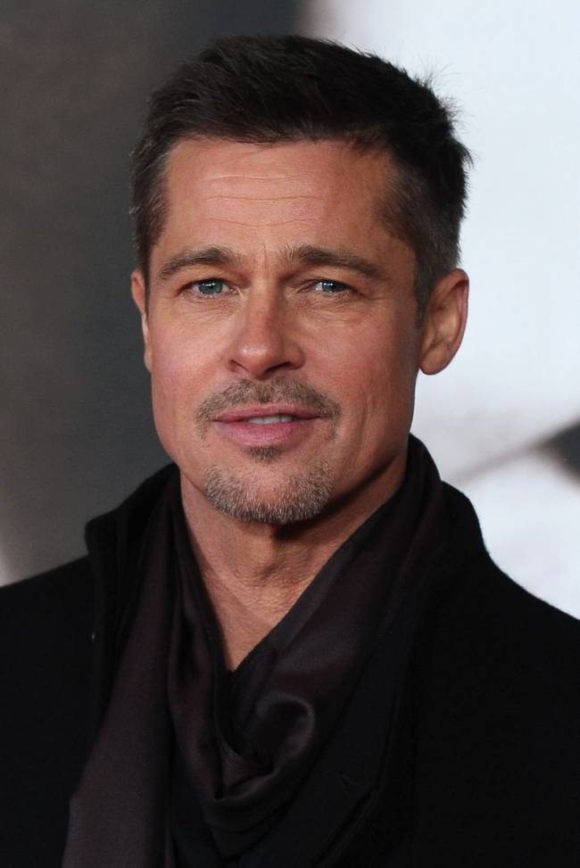 Инсайдеры: Брэд Питт наслаждается холостяцкой жизнью