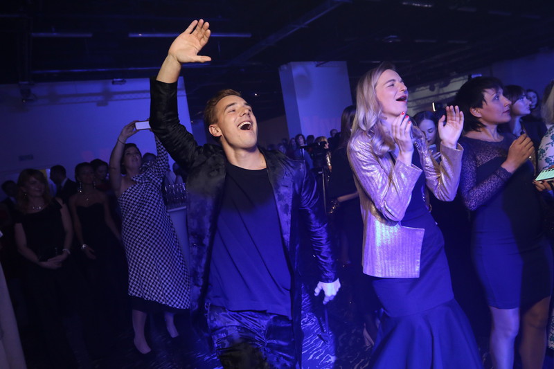 Звездные танцы: Надя Дорофеева, Вика из &laquo;Неангелов&raquo;, Оля Полякова и другие оторвались на Viva! Бал