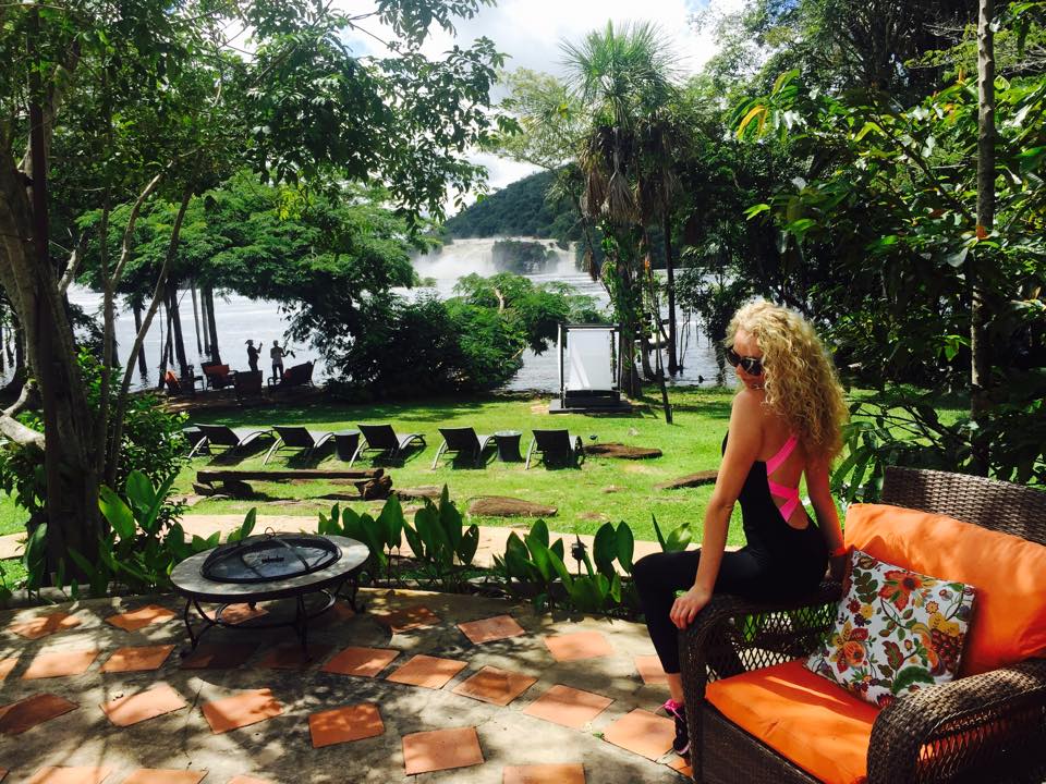 Экзотика вместо подиума: украинский дизайнер Анастасия Иванова отдохнула в Венесуэле