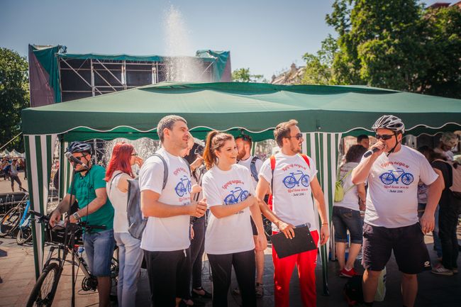 Муж Тони Матвиенко провел велопробег ради онкобольных детей Львова