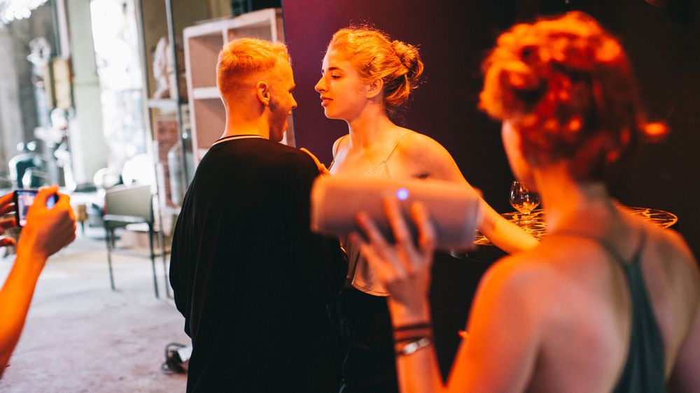 Засос по-голливудски: Иван Дорн прокомментировал новый клип Constantine