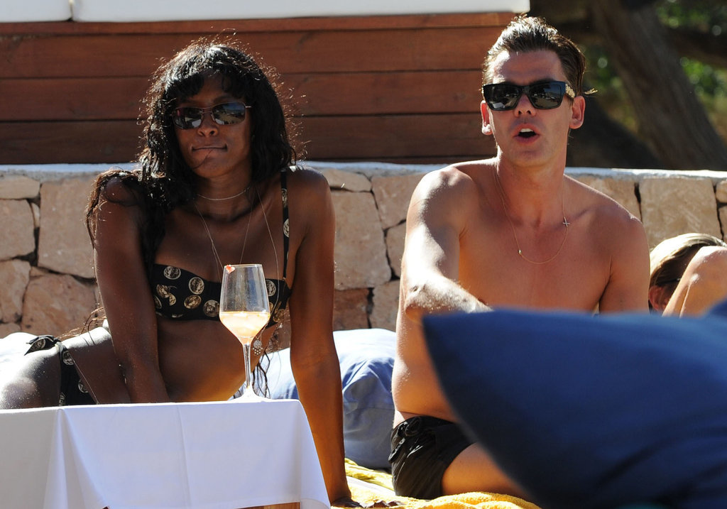 Кейт Мосс и Наоми Кэмпбелл позируют на пляже