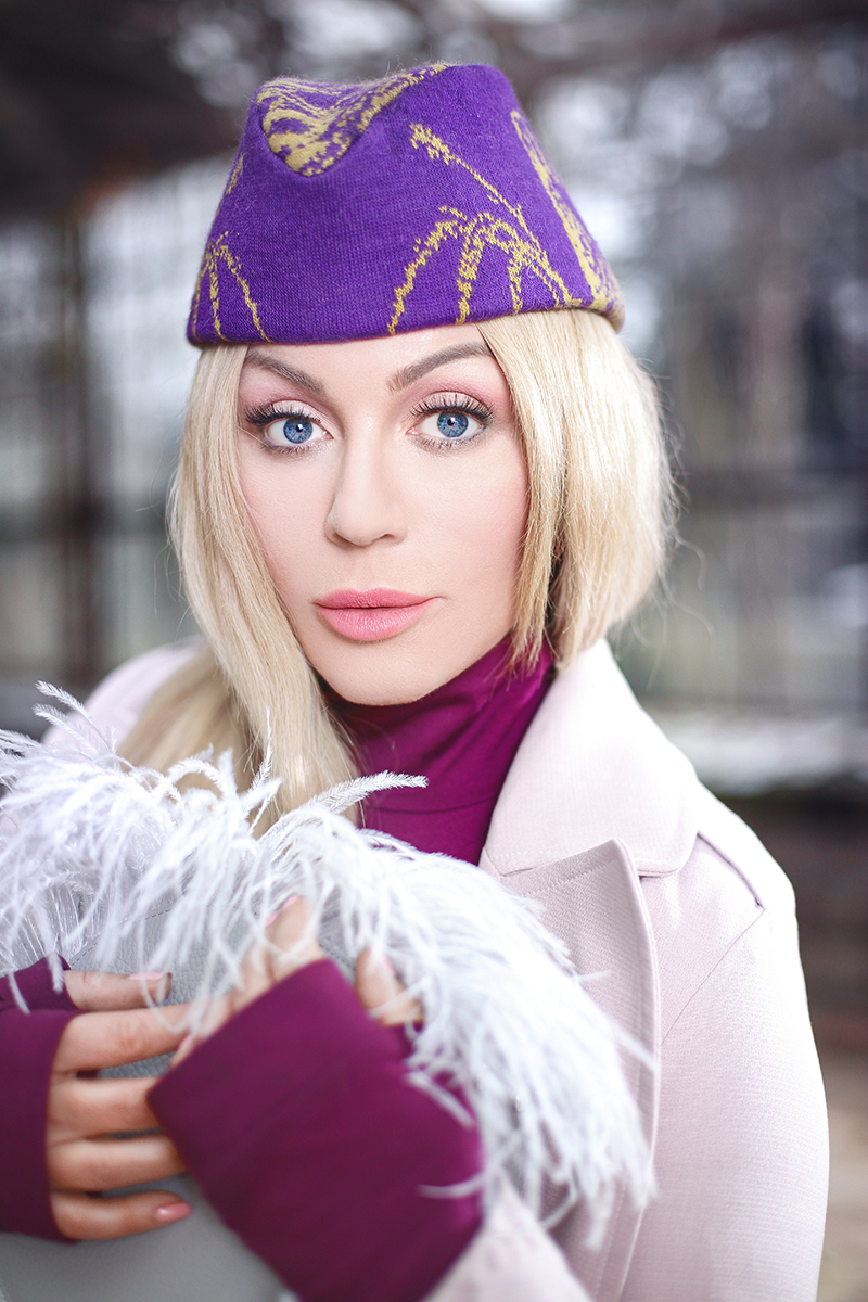 Ирина Билык в новом клипе Волшебники