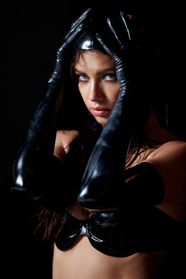 Провокационный календарь Pirelli 2015