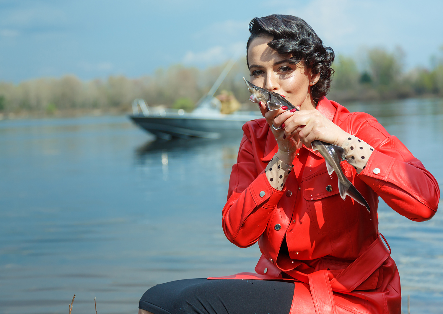 Даша Астафьева пожертвовала 25 000 гривен на зарыбление Днепра