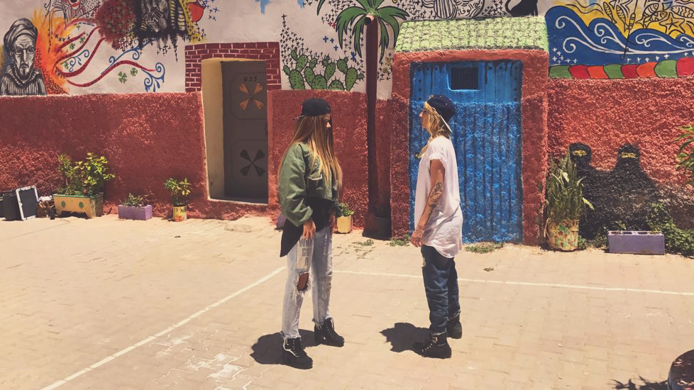 Бьянка сняла новый клип на берегу океана в Марокко