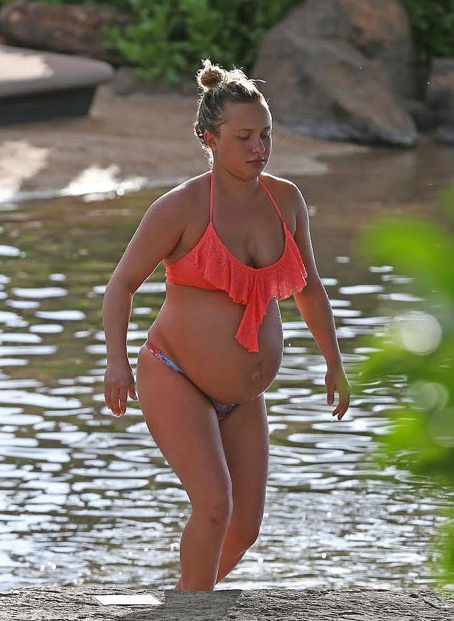 Хайден Панеттьери показала фигуру в бикини на 8 месяце беременности