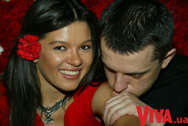 Руслана и ее муж празднуют 20-ю годовщину свадьбы! Семейные фото