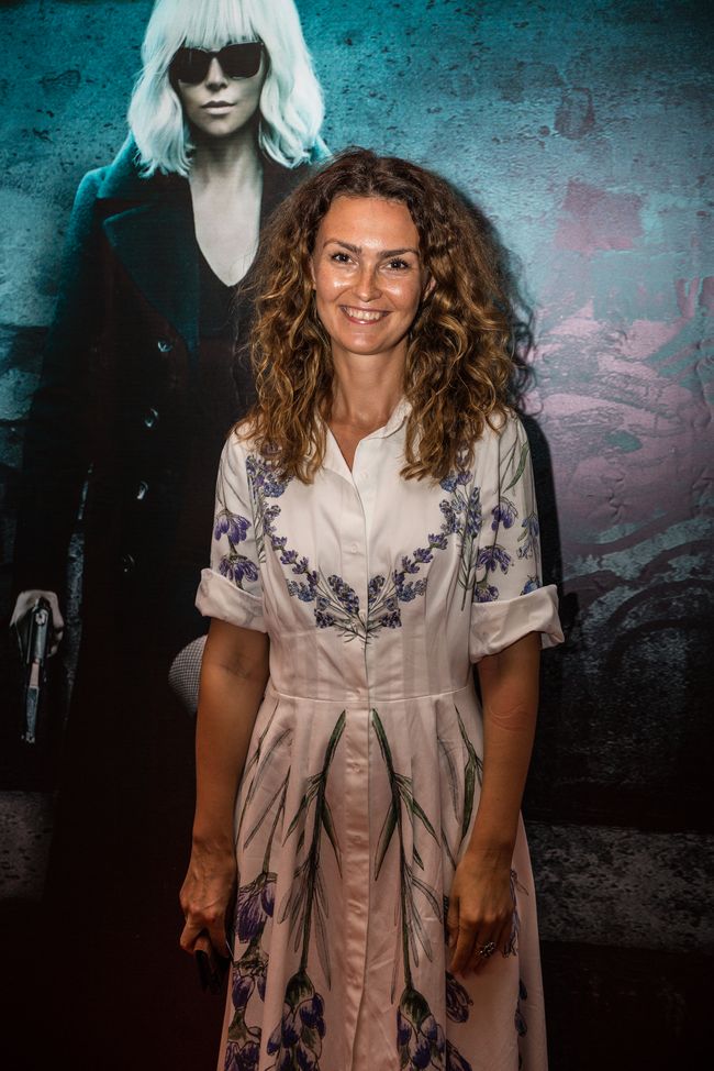 Премьера экшна "Атомная блондинка"