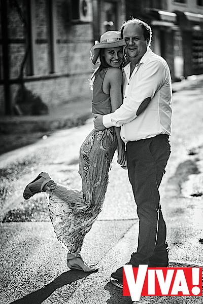 Солист &quot;ТІК&quot; Виктор Бронюк и его жена Татьяна. Фотосессия для журнала Viva!