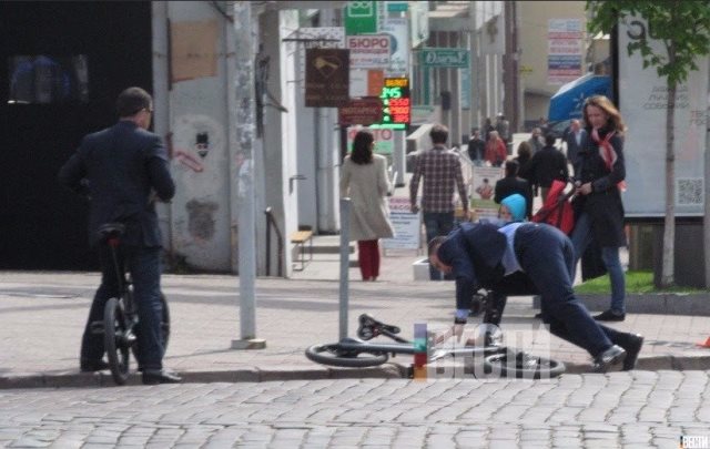 Виталий Кличко упал со своего дорого велосипеда