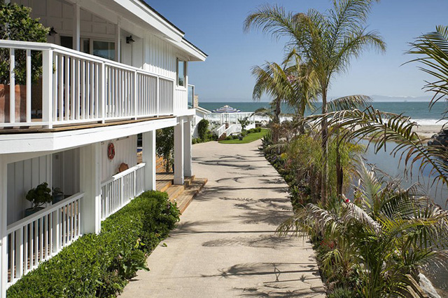 Дом мечты: Мила Кунис и Эштон Катчер купили особняк на побережье океана