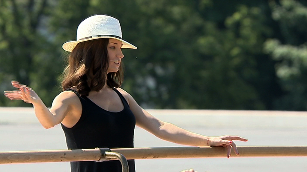 Татьяна Денисова поставила откровенную хореографию с плетками