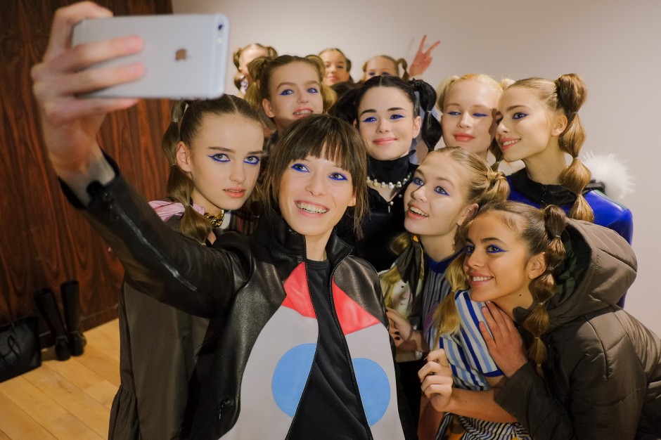 Дочь Веры Брежневой и внучка Софии Ротару вышли на подиум модного показа 