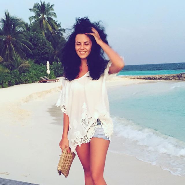 Настя Каменских отдыхает на Мальдивах