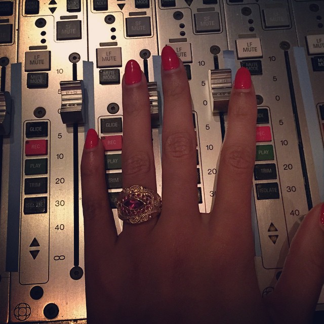 Звездный дуэт: Бейонсе споет с Карой Делевинь?