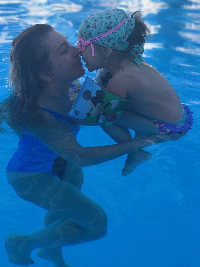 Греческие каникулы: Анатолий Анатолич отдыхает с семьей на Крите