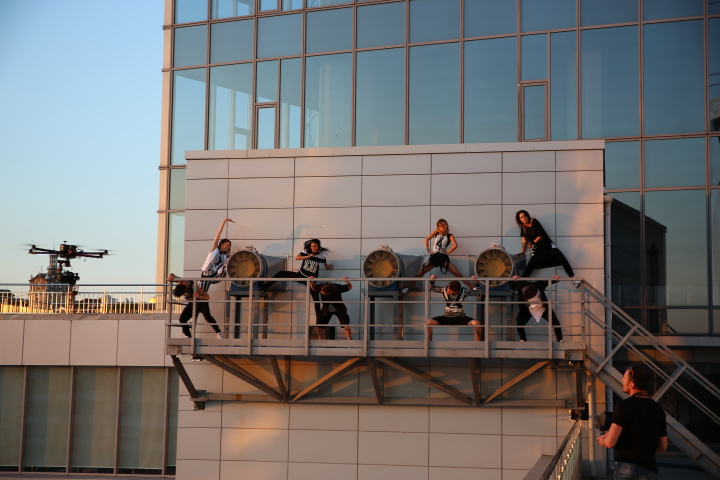 Александр Лещенко и балет &laquo;Форсайт&raquo; обнажились на крыше