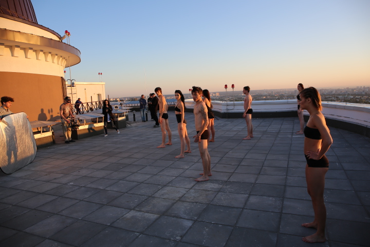 Александр Лещенко и балет &laquo;Форсайт&raquo; обнажились на крыше