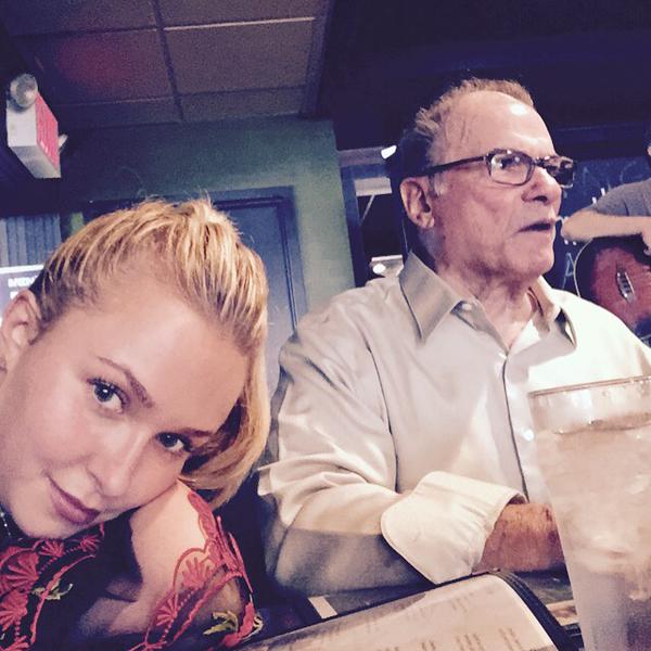 Хайден Панеттьери впервые показала фото с отцом