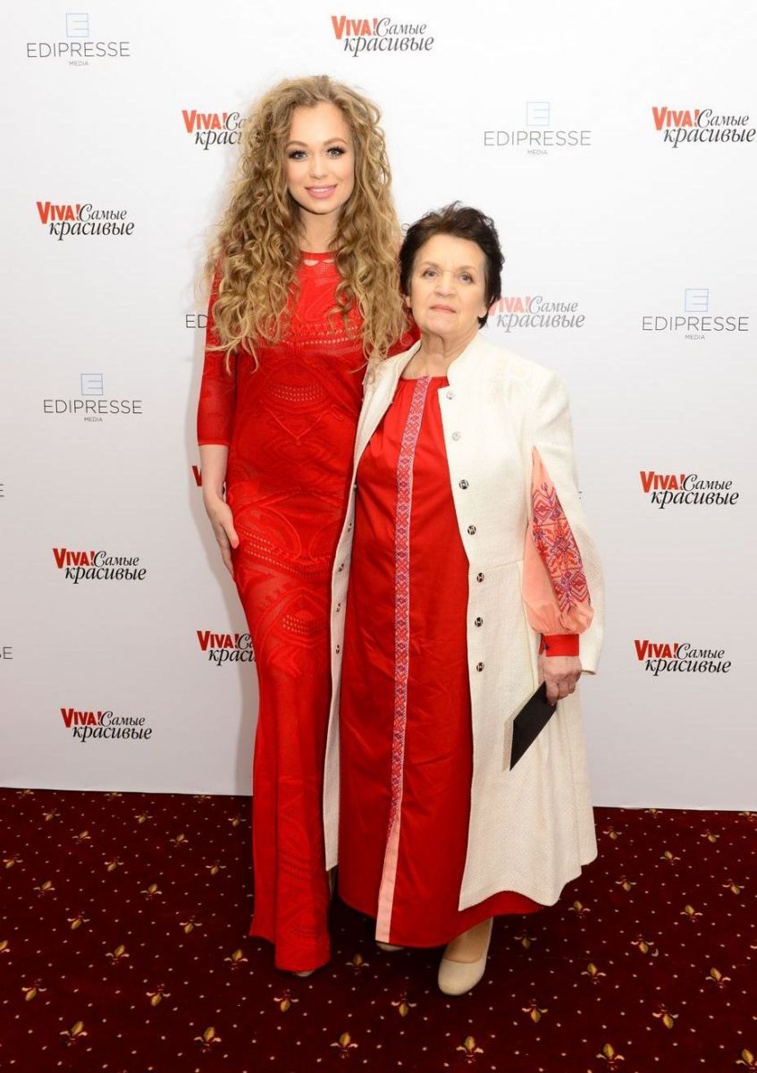 Viva! Самые красивые-2017: Яна Соломко на красной дорожке