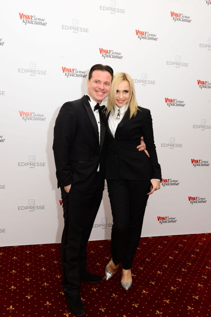 В стиле мистера и миссис Смит: Лилия Ребрик с мужем пришла на Viva! Самые красивые-2017 в брючных костюмах