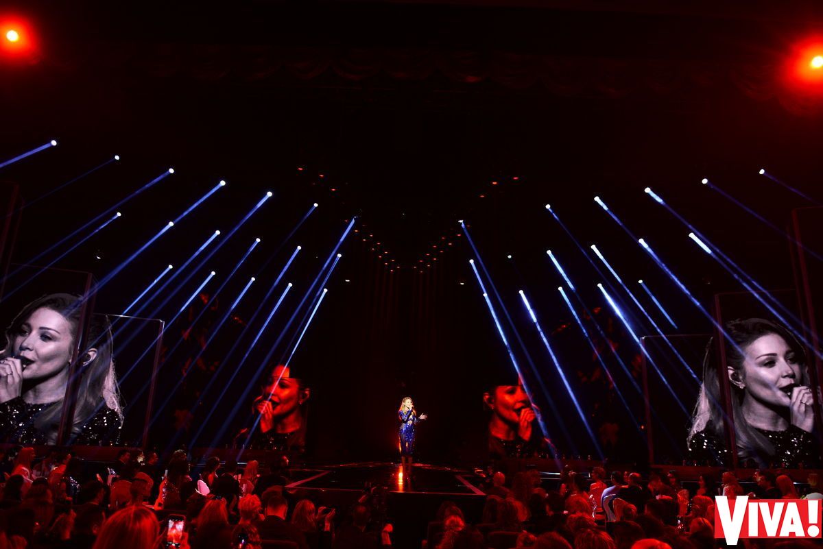 Alyosha и Kiev Tango Project, The Hardkiss и танцоры балета, эпатажные &laquo;Неангелы&raquo; и хор мальчиков: звездные дуэты на церемонии &laquo;Viva! Самые красивые-2017&raquo;