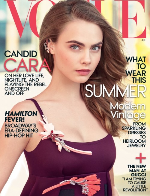 Стильная красотка Кара Делевинь украсила обложку Vogue