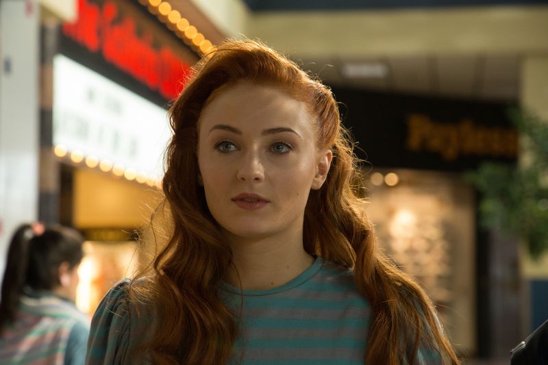 Красотки Дженнифер Лоуренс и Софи Тернер на премьере "Люди Икс: Апокалипсис"