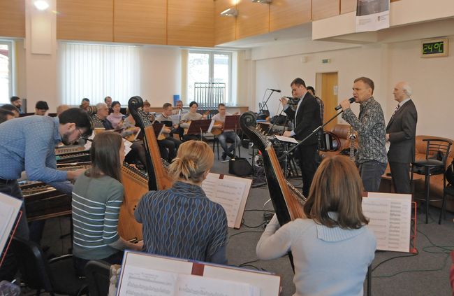 Оркестр Олега Скрипки устроит в Киеве битву с белорусами