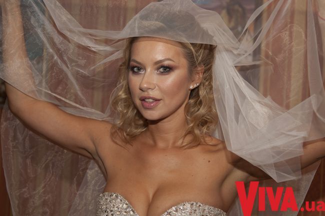 Дмитрий Ступка и Полина Логунова устроили пышную свадьбу под Киевом
